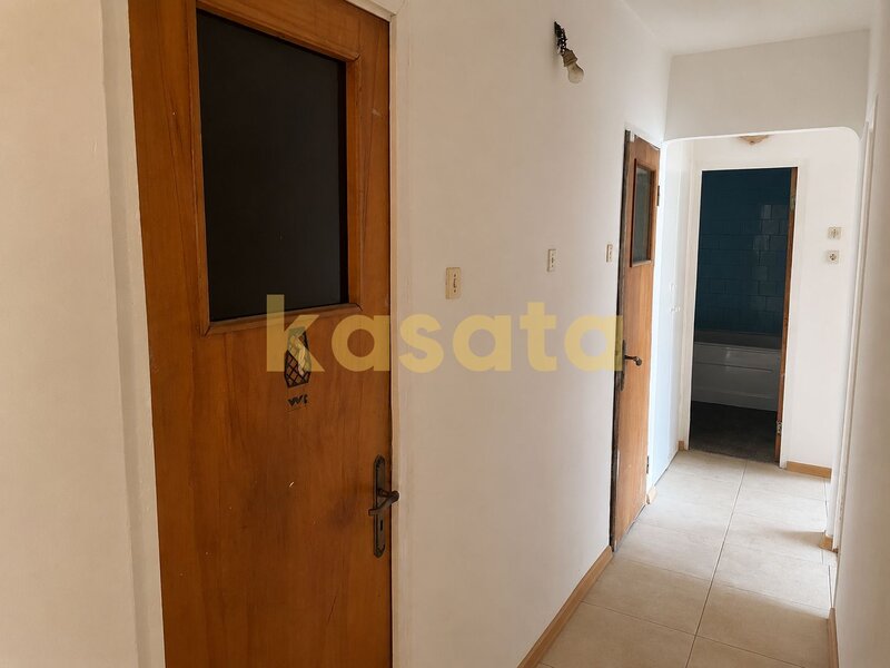 Dristor, Mihai Bravu, metrou, ap 3 camere 69 mp, 1980, decomandat